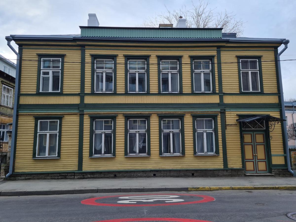 Modern History Apartment Таллин Экстерьер фото