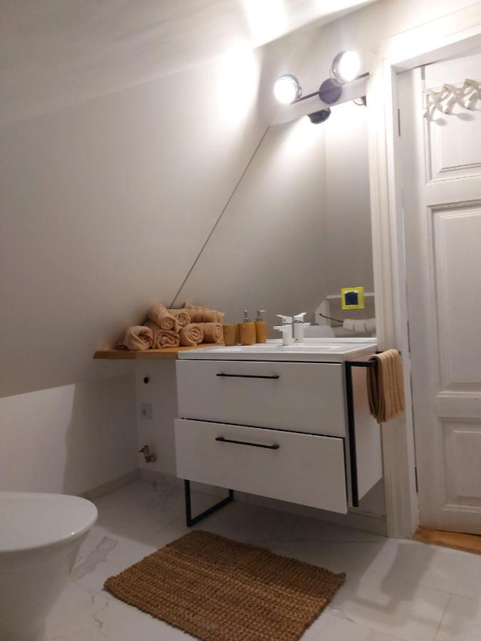Modern History Apartment Таллин Экстерьер фото