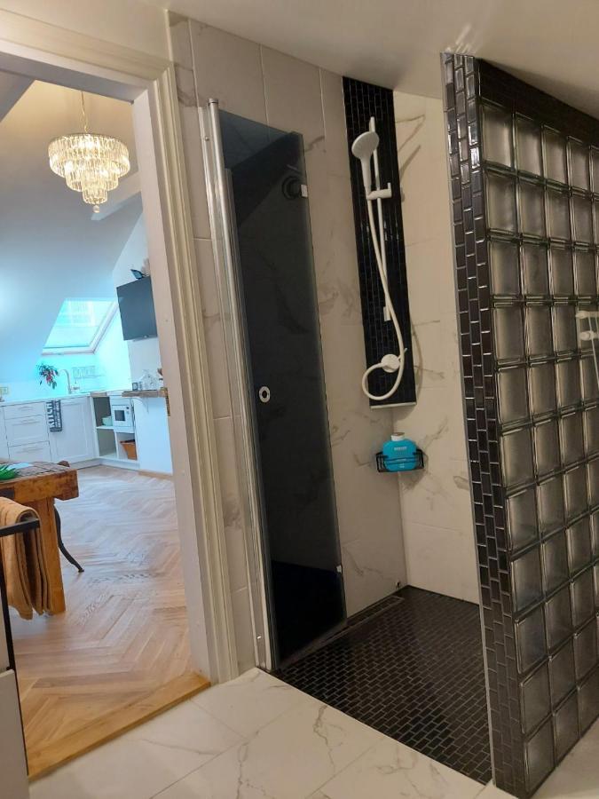 Modern History Apartment Таллин Экстерьер фото