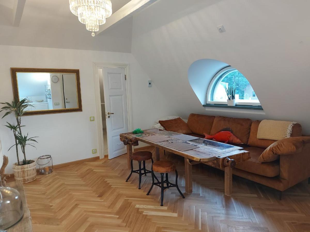 Modern History Apartment Таллин Экстерьер фото