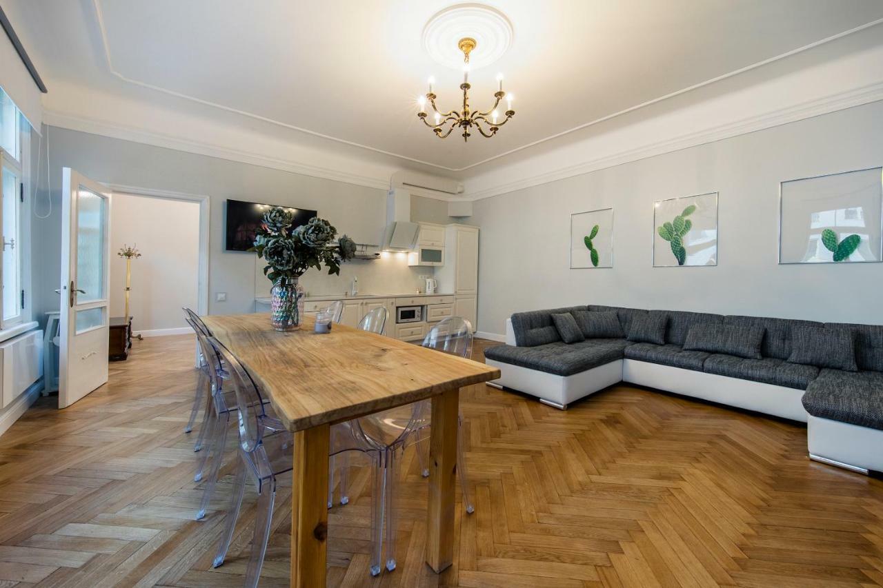 Modern History Apartment Таллин Экстерьер фото