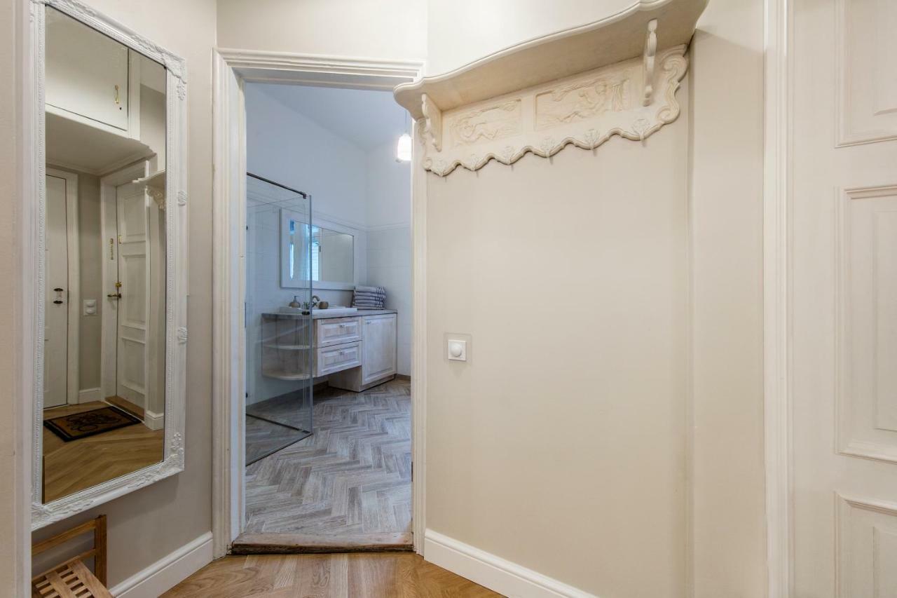 Modern History Apartment Таллин Экстерьер фото