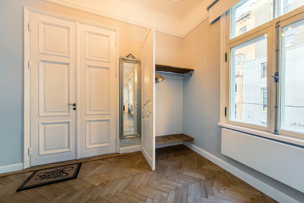 Modern History Apartment Таллин Экстерьер фото