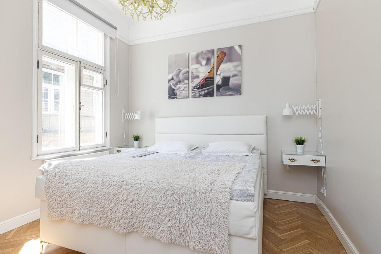 Modern History Apartment Таллин Экстерьер фото