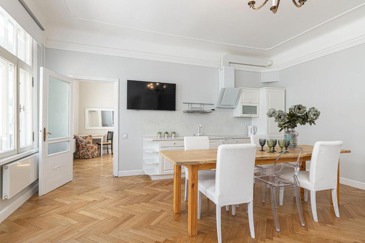 Modern History Apartment Таллин Экстерьер фото