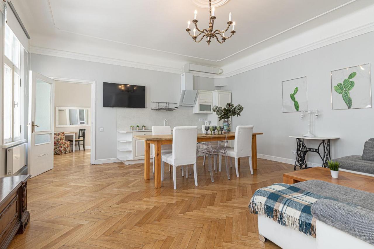Modern History Apartment Таллин Экстерьер фото